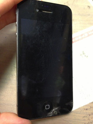 iPhone 4 broken screen button lock before
